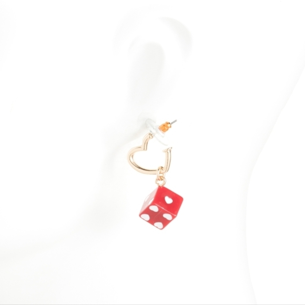 💖🔹️Betsey Johnson🔹️ Gold Tone Heart Huggie Dice drop Earrings - Picture 4 of 6